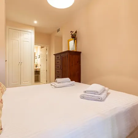 Allo Santo Domingo Parking 2